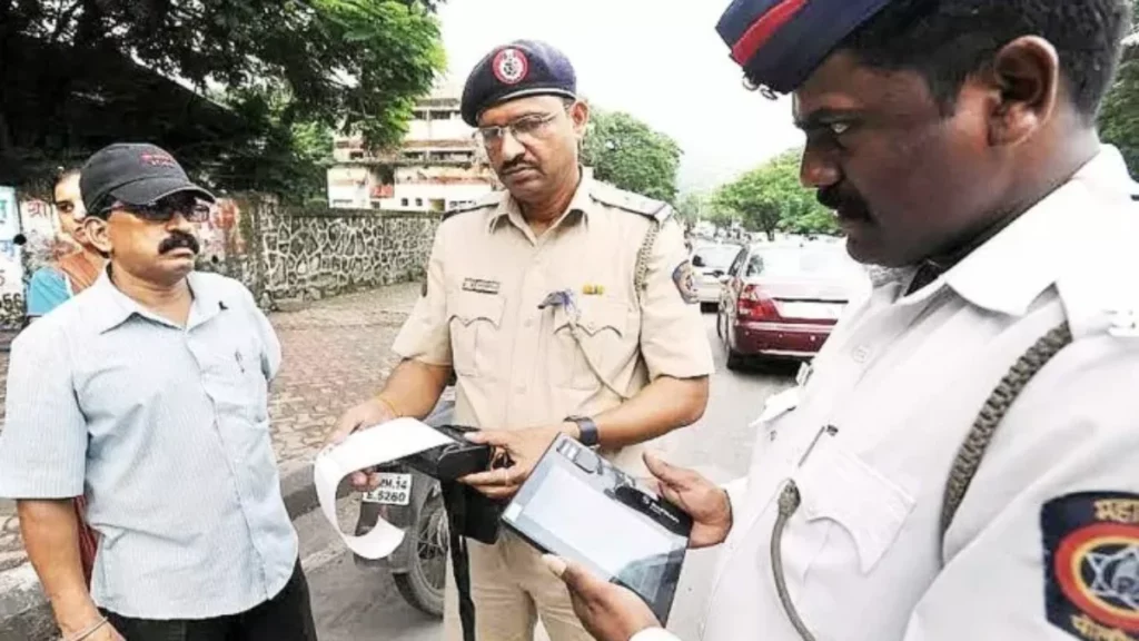 complaint against e-challan: अगर ट्रैफिक पुलिस ने बिना गलती के जानबूझ कर काटा चालान, तो क्या करें? 2 e-challan complaint