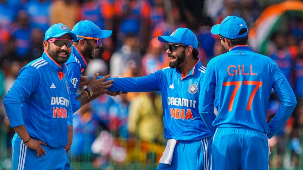 आउट ऑफ फॉर्म विराट! फिर भी पाकिस्तान के खिलाफ क्यों गरजता है उनका बल्ला? 6 beefcb81df7ce3af8b037dfe158871381737187799073901 original