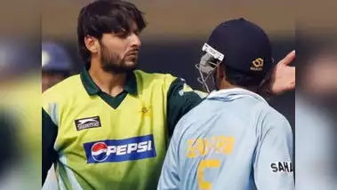 gautam gambhir and afridi 69173704