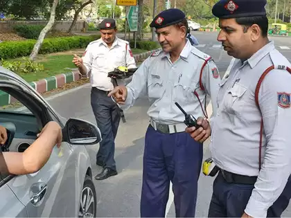 complaint against e-challan: अगर ट्रैफिक पुलिस ने बिना गलती के जानबूझ कर काटा चालान, तो क्या करें? 3 e-challan complaint