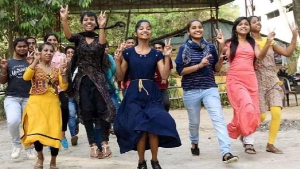 bihar board topper prize 